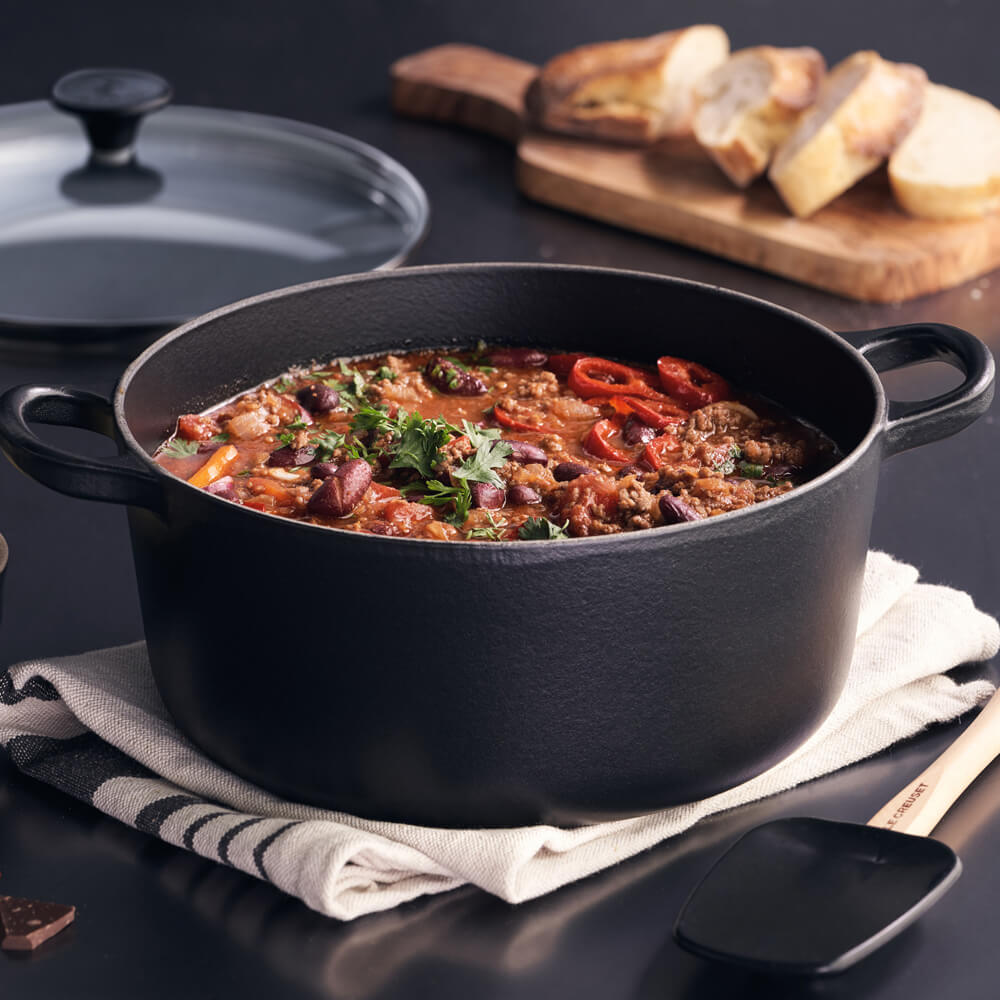 Round casserole clearance dish with lid